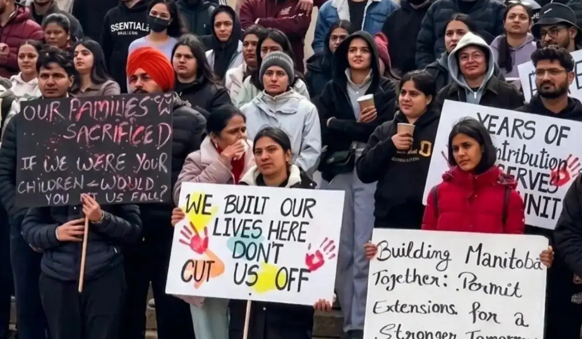 Temporary foreign workers protesting at Manitoba Legislature in Winnipeg over expiring work permits