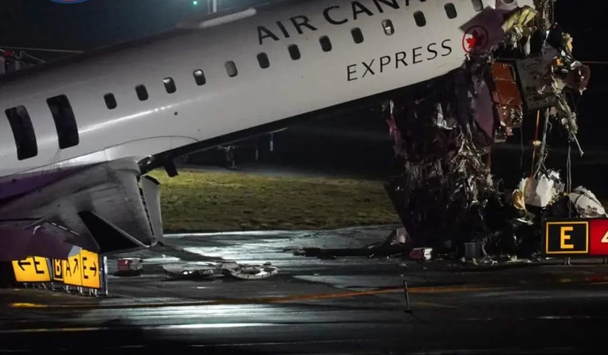 Air Canada aircraft involved in runway collision at LaGuardia Airport New York