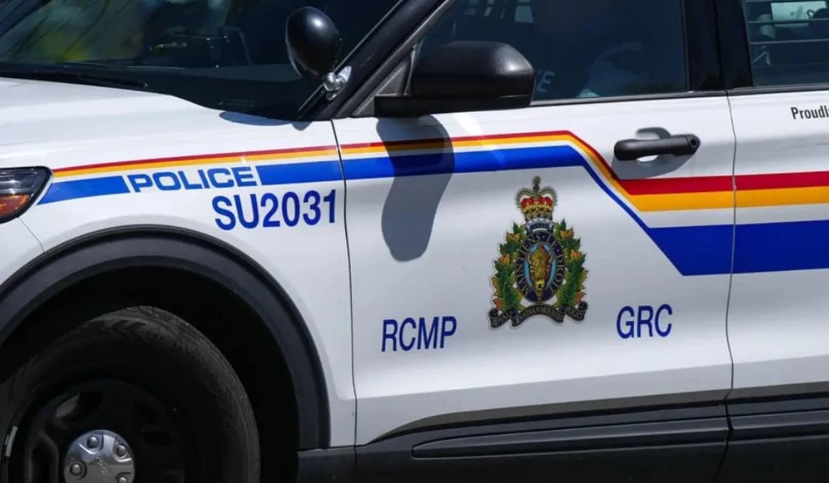 Stolen taxi parked outside RCMP detachment in Manitoba before suspect arrest