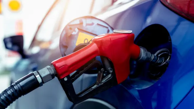 Gas Prices Surge to 179.9 Despite Falling Oil — Canadians Question the Disconnect